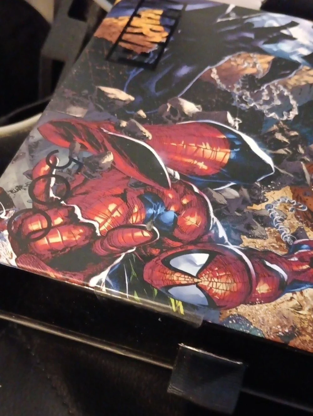 Buffalo Games Noir Select The Amazing Spider-man 500-Piece 21.25 x 15-inch Inter